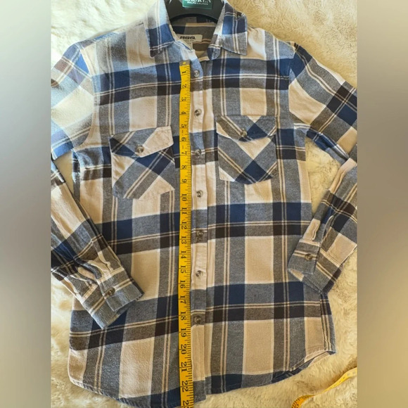 RSQ Large Scale Flannel. All over pattern. Button front. Long sleeves. Xsmall - Picture 10 of 11